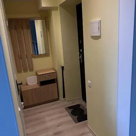Cozy And Quiet In Apartment